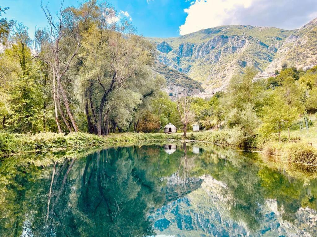 Hotel Romantic Yurt In Nature Reserve With Jacuzzi Anversa Degli Abruzzi Esterno foto
