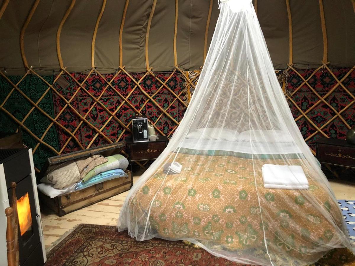 Hotel Romantic Yurt In Nature Reserve With Jacuzzi Anversa Degli Abruzzi Esterno foto